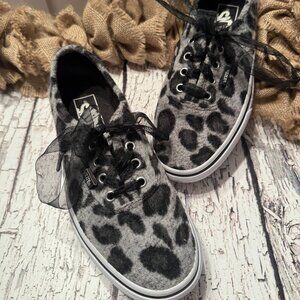 NWOT Vans Womens Sneakers Gray Black Leopard Faux Fur Sheer Laces 9